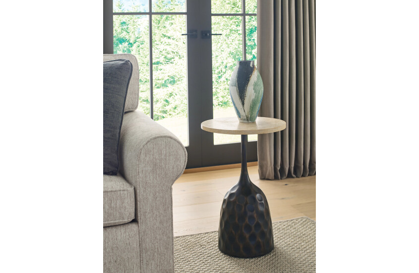 ESSENTIAL ACCENT TABLE Room 1